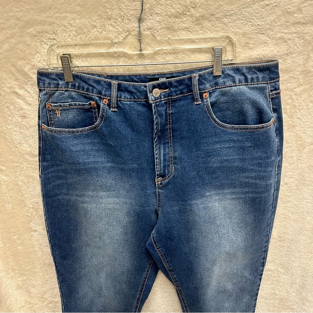 Frye women’s Jeans high rise straight leg blue denim size 14/32 - Picture 4 of 7